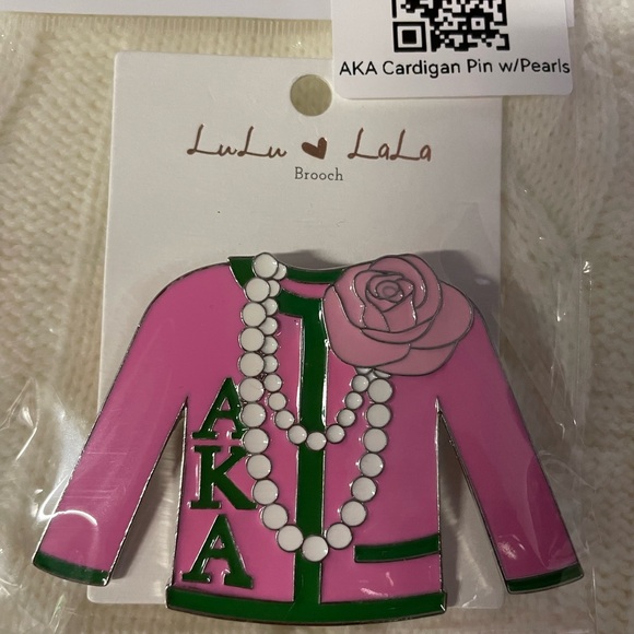 Lulu Lala AKA Cardigan Pin with Pearls - Picture 1 of 1